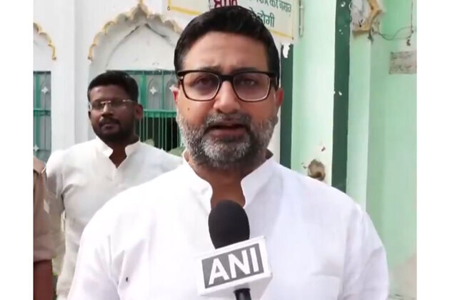 UP Minister Danish Azad Ansari offers Eid prayers in Lucknow's Shahi Masjid