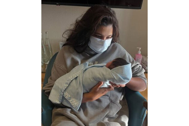 Rhea Kapoor shares first glimpse of Sonam and Anand Ahuja's newborn son, praises sister's "superhuman mom strength"
