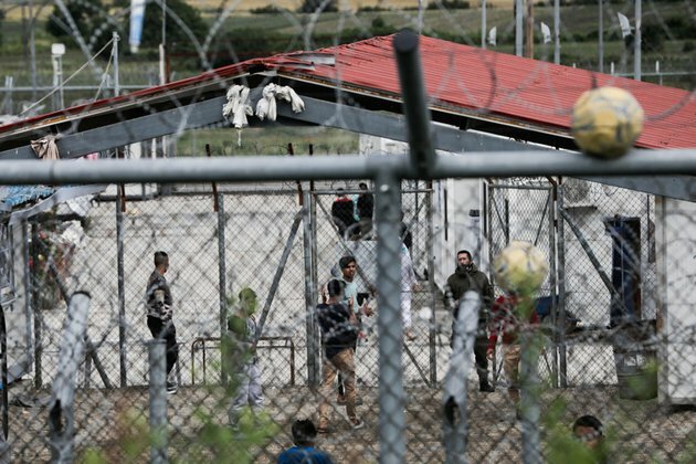 EU threatens migrants home countries