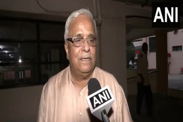 "Those who have faith in him go there": Bhaiyyaji Joshi on Aurangzeb Tomb issue