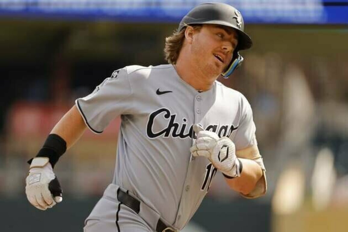 White Sox double their fun in eighth to top Twins