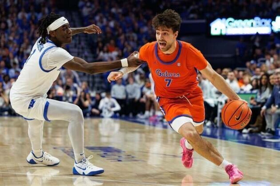 No. 5 Florida cruises past Kentucky for 11th straight win
