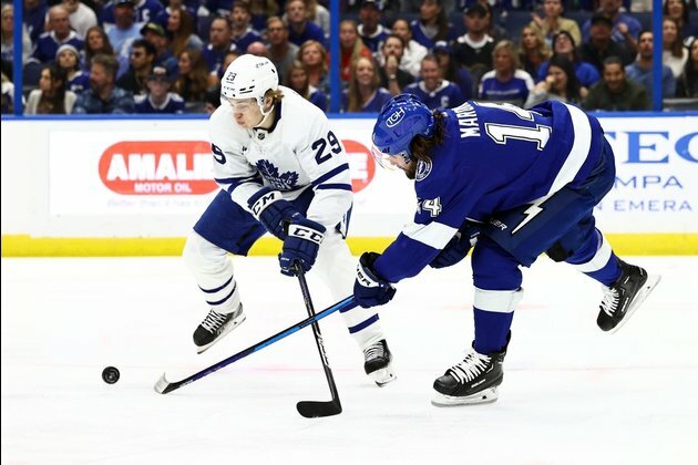 Lightning edge Maple Leafs in OT, 4-3