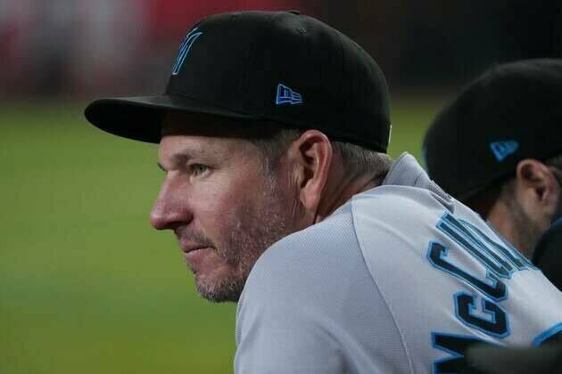 Marlins pitchers stifle struggling Reds bats in series opener