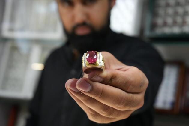 Afghan gemstones seek new luster through global trade