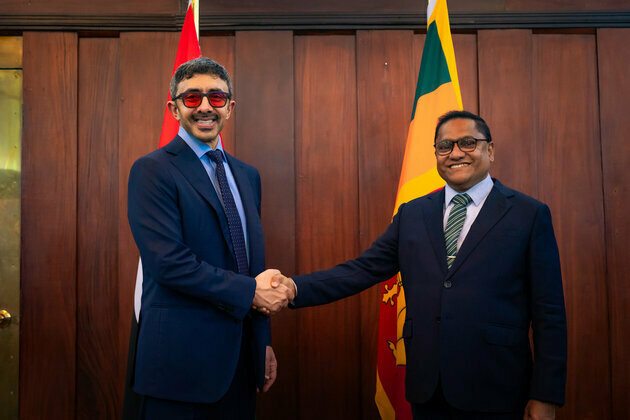 Abdullah bin Zayed meets Foreign Minister of Sri Lanka in Colombo