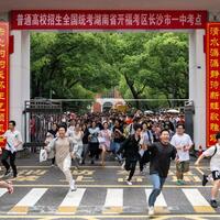 Post-gaokao spending marks rite of passage for Chinese teens