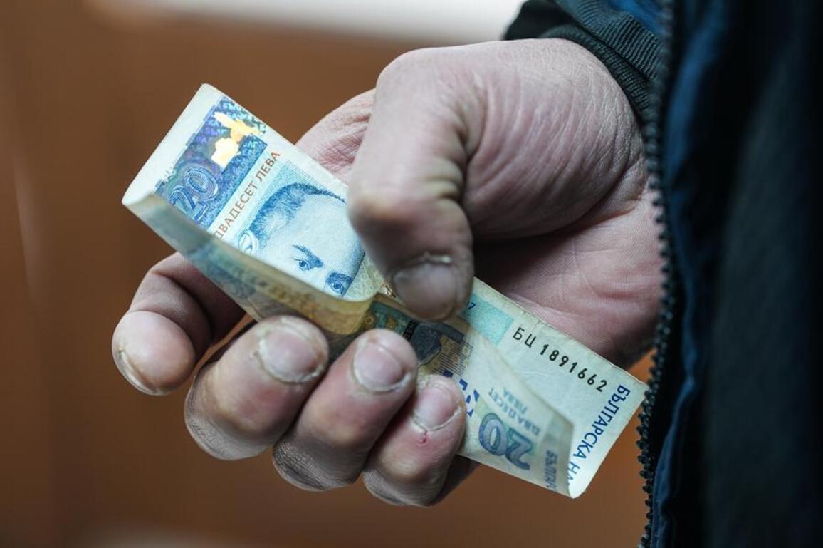 Bulgaria joins eurozone amid expectations, adjustments