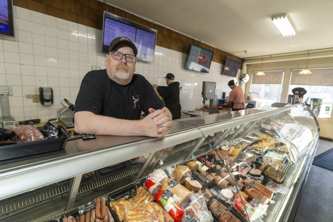Long-standing west Edmonton business moving out of construction zone