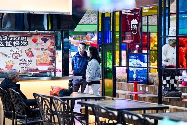 "Market walk" catches on as new consumption scenes emerge