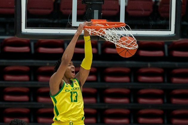 Peaking down stretch, Oregon takes aim at Cal