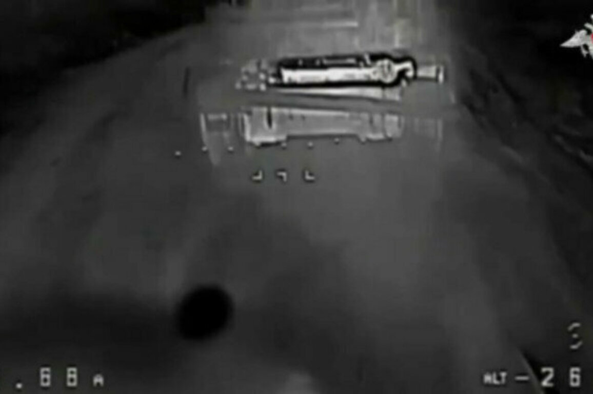 Russian military destroys Ukrainian T-72 (VIDEO)