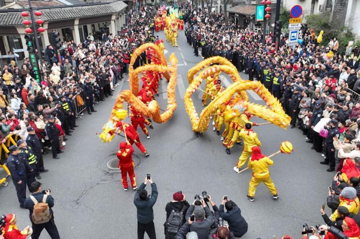 Meet Miguel Manacero, the Brazilian who brings China's dancing dragon to life