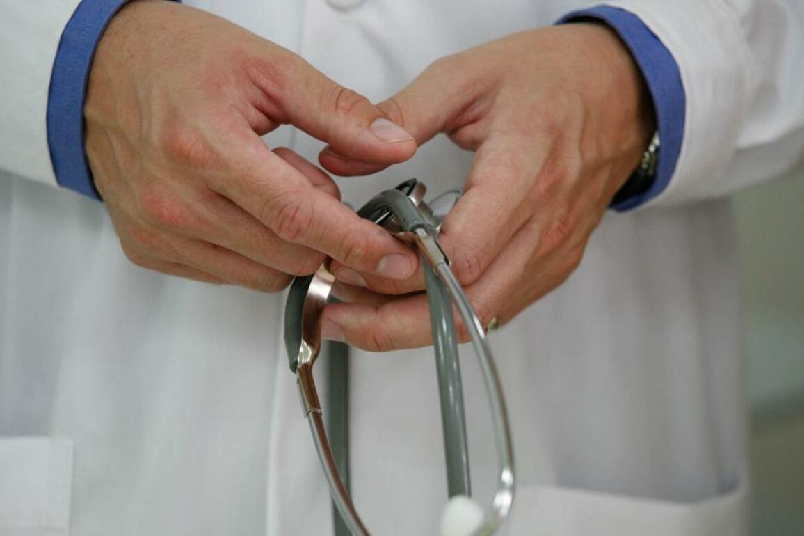 Is Arizonas lack of measles cases a fluke, given its low vaccination rate&quest;  &amp; Regional