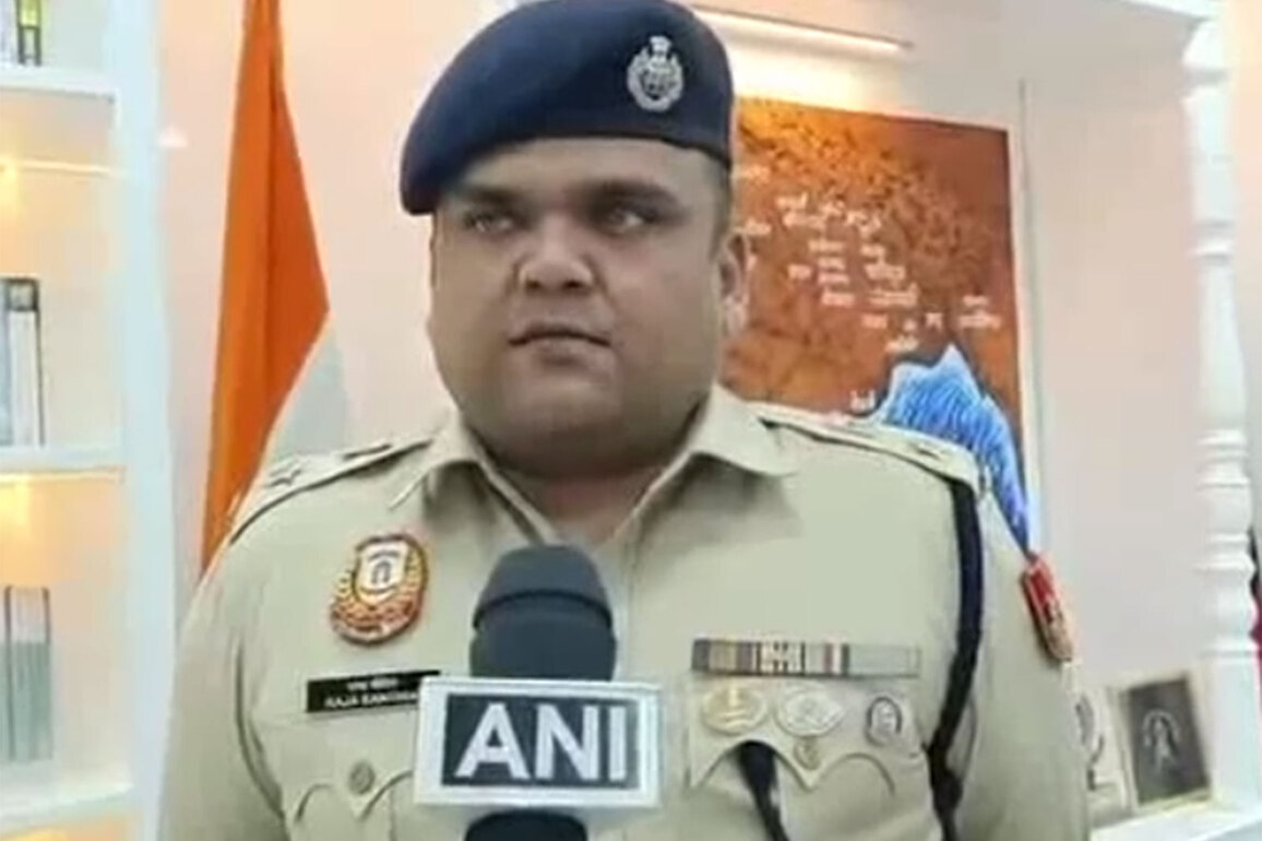 Robbers snatch bags containing Rs 50 lakh from 2 men near Azad market in Delhi; 7 arrested