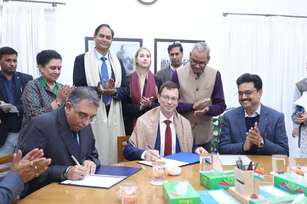 DU to build space mirror lab in collaboration with Russia's HSE University