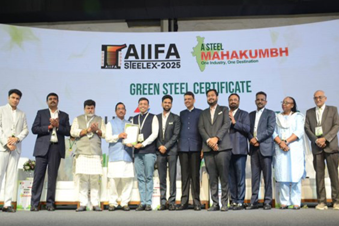 Mumbai: Union Minister Pralhad Joshi, Maharashtra CM Fadnavis inaugurate "Steel Mahakumbh"