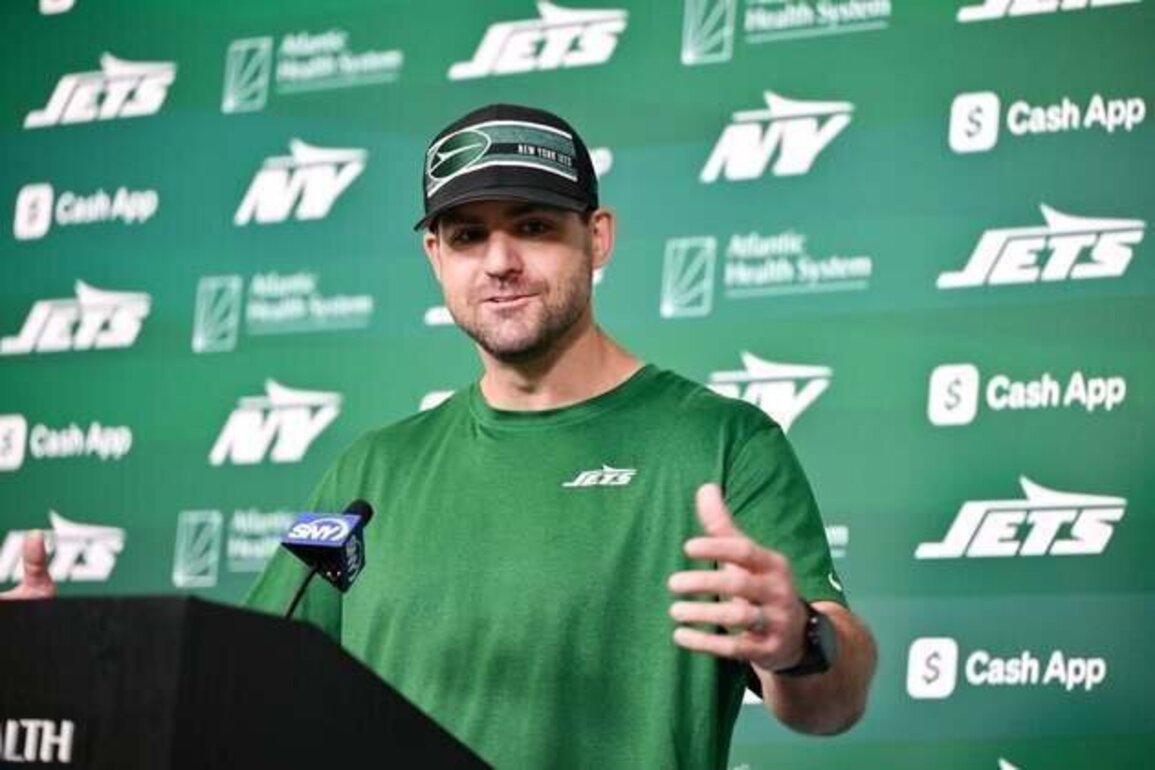 Reports: Jets, OC Tanner Engstrand part ways