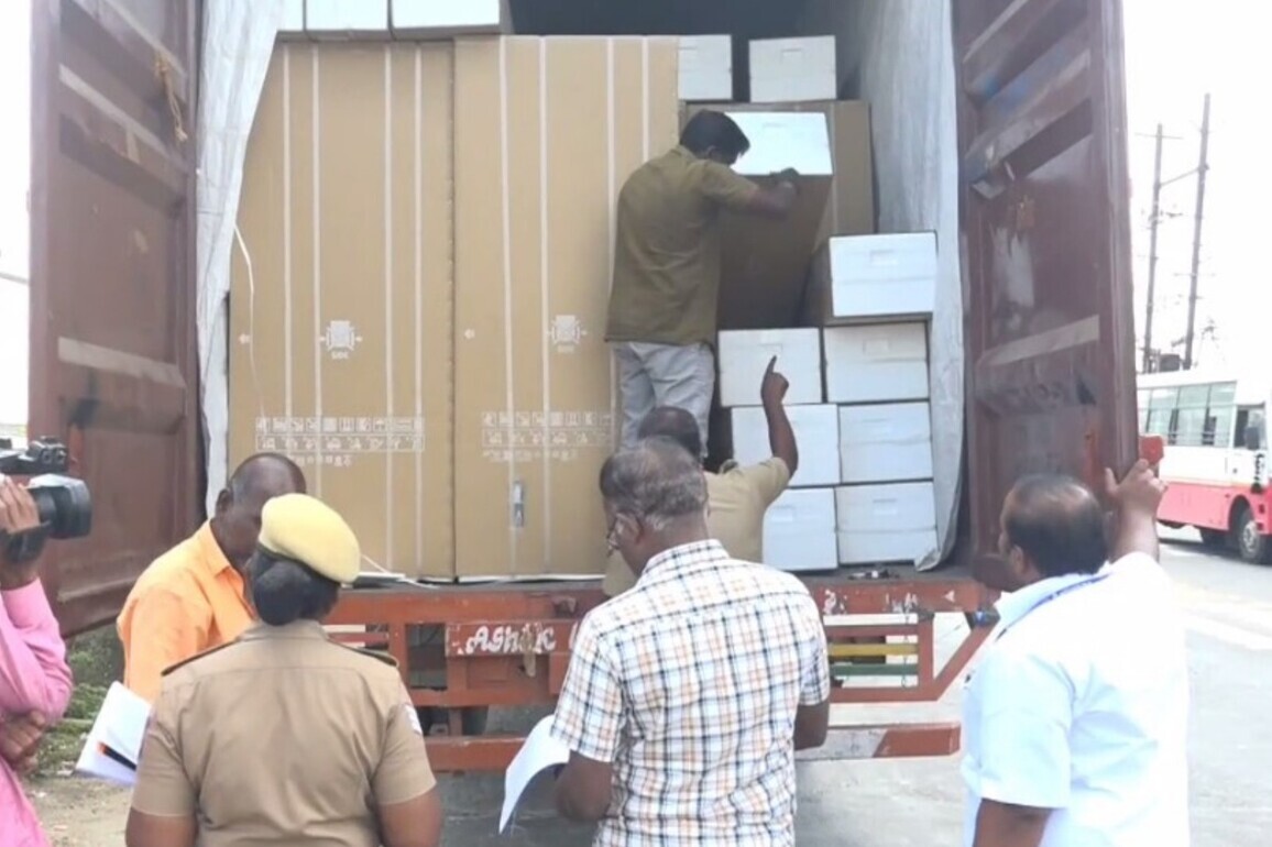 Tamil Nadu: Flying squad intensifies vehicle checking in Trichy ahead of elections