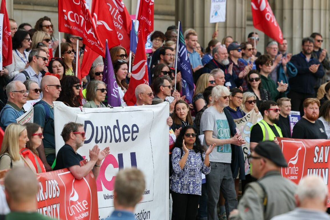 Dundee University facing staff strikes over 700 threatened job cuts