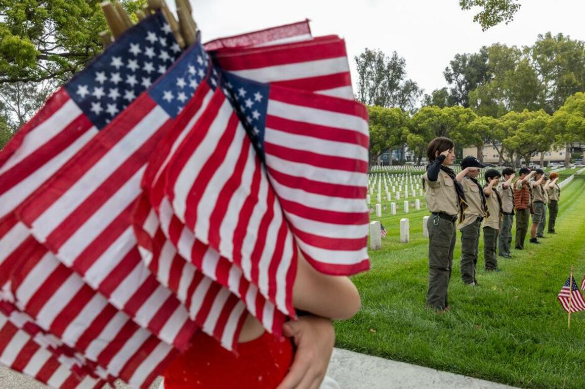 Photos- 2025 Memorial Day flag placement in Los Angeles