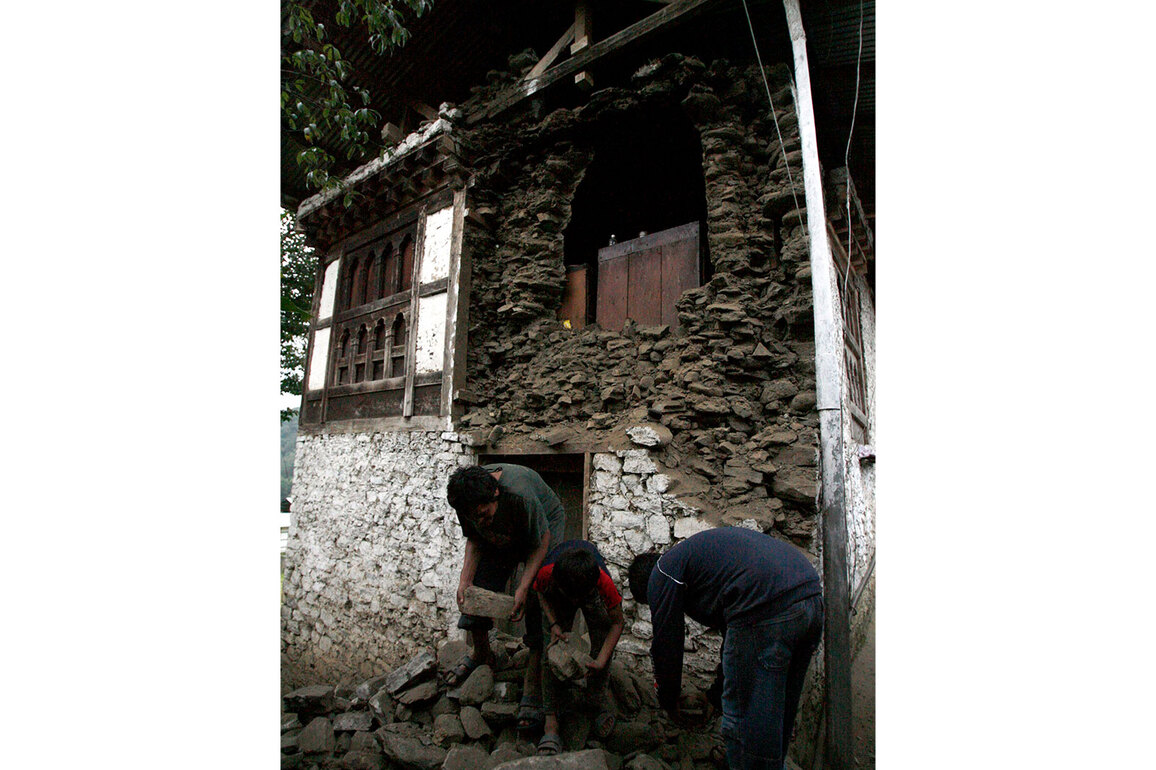 Earthquake of magnitude 2.8 strikes Bhutan