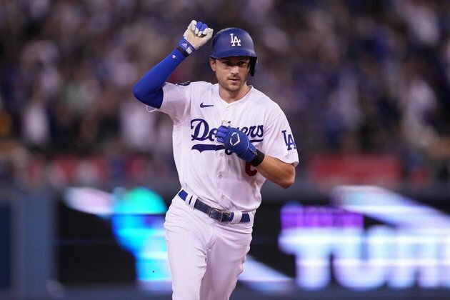 Report: Phillies finalizing megadeal with SS Trea Turner