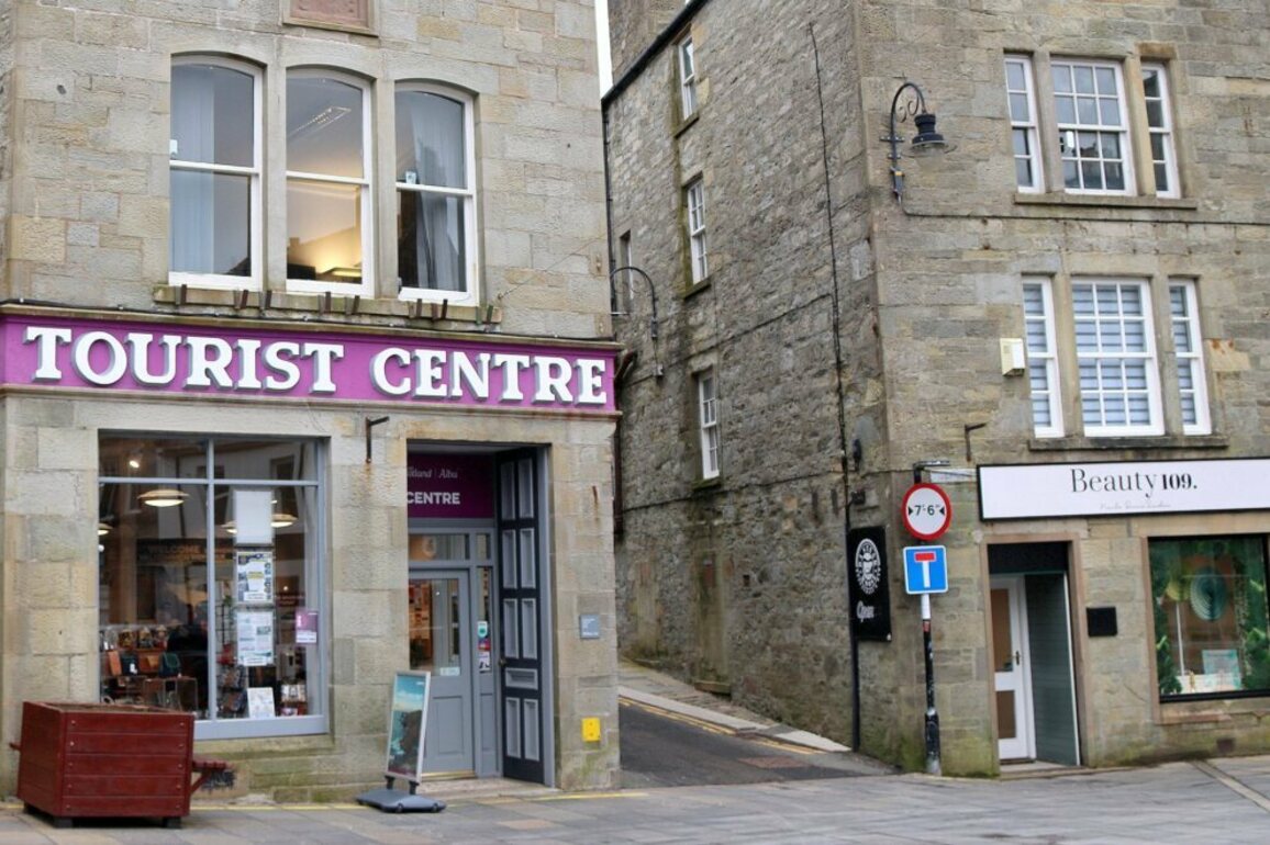 Motorist accused of multiple traffic offences near tourist centre - The Shetland Times Ltd