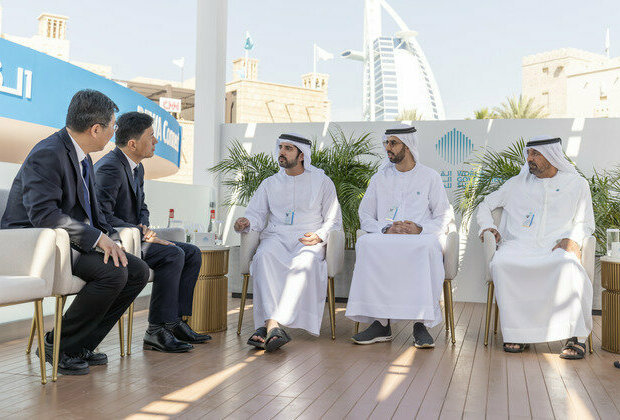 Hamdan bin Mohammed meets with CEO of Baidu at World Governments Summit