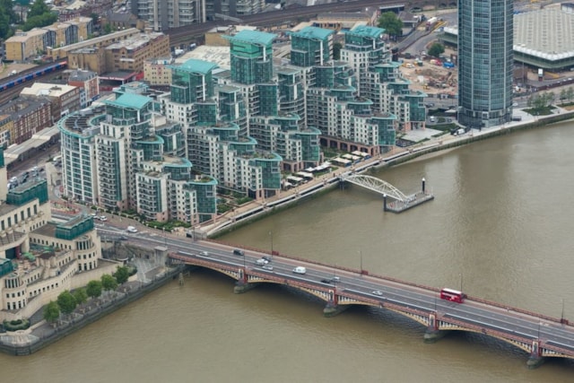 London's Vauxhall Bridge hit with further weight restrictions