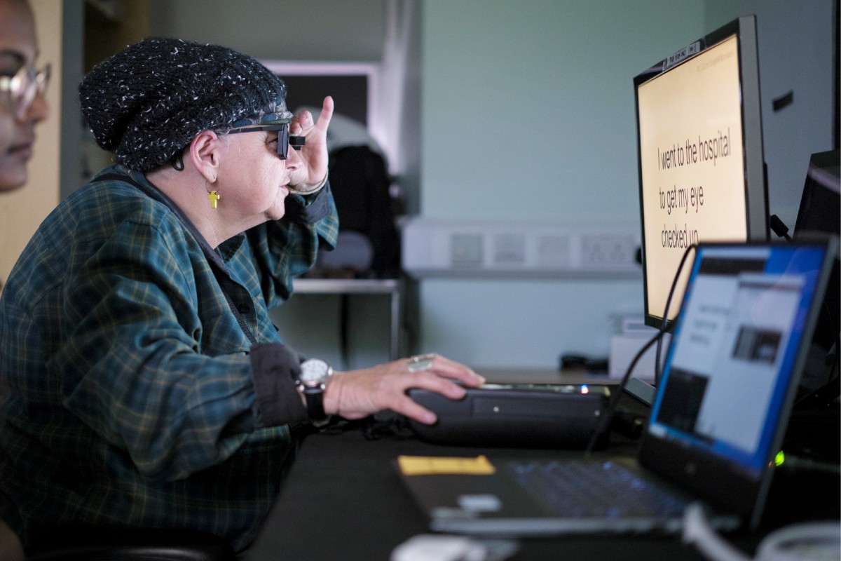 Electronic eye implant restores reading vision to blind eyes