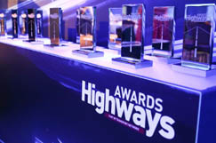 Keeping the Awards show on the road