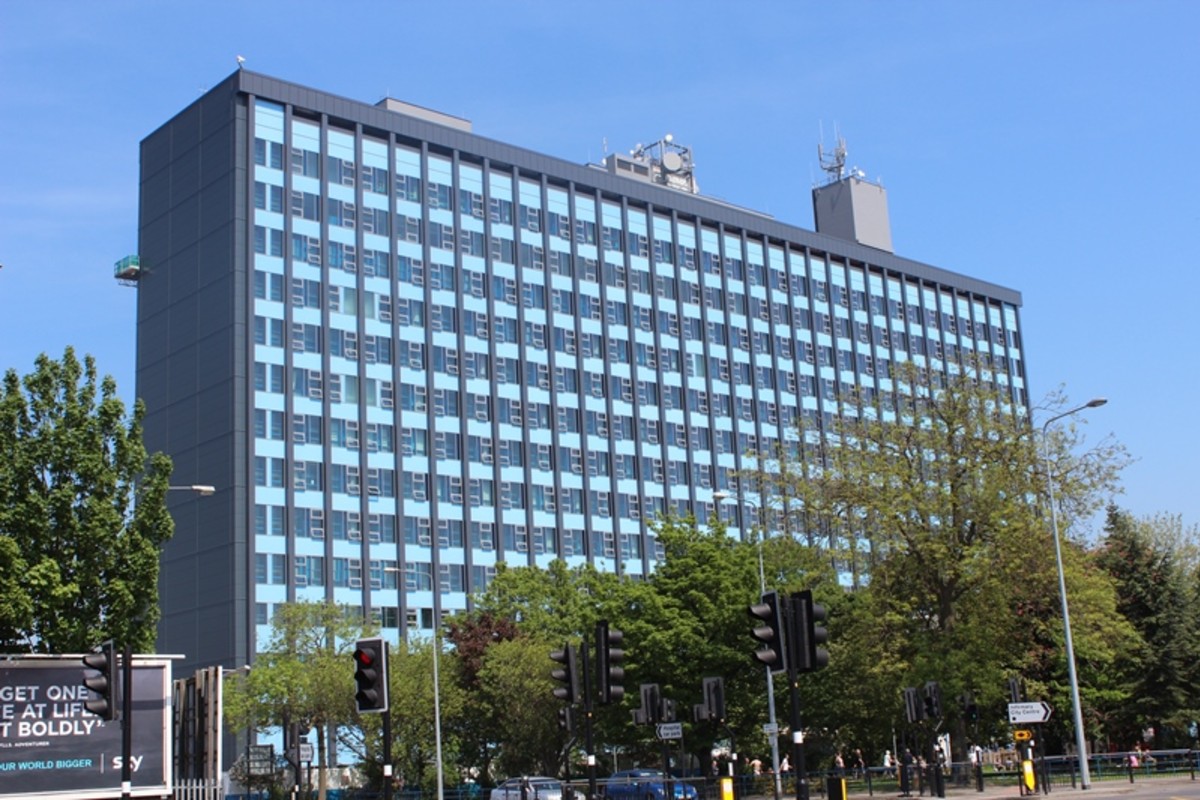 Lift off for Hull Royal Infirmary maintenance work