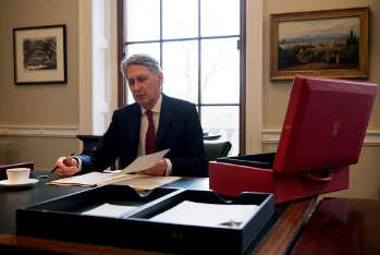 Hammond to announce £25bn RIS2 as part of £30bn transport cash