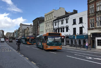 Welsh Govt considers 'limited' access to bus lanes for HGVs 