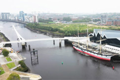 Bridge across beloved Clyde opens and closes and opens again