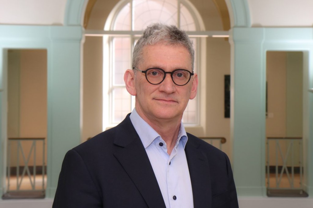 King's chief executive announces retirement