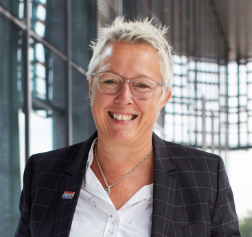 Dame Caroline Clarke appointed Online NHS Trust chief executive