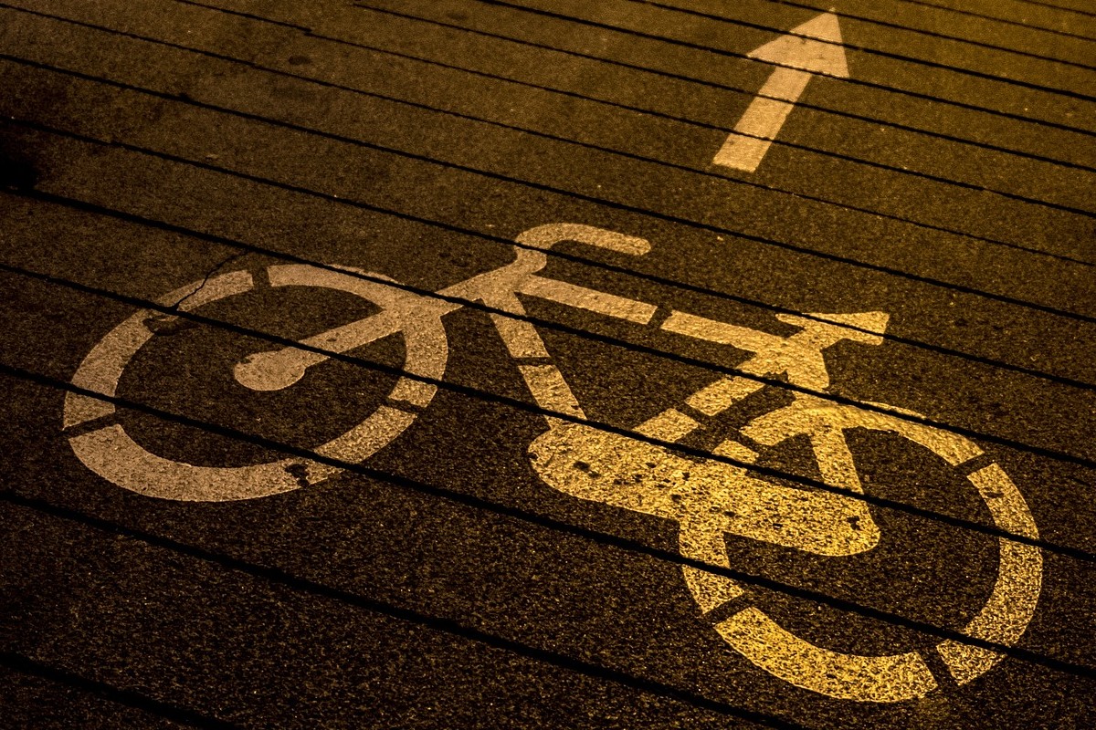 Government unveils almost £300m for new walking and cycling schemes