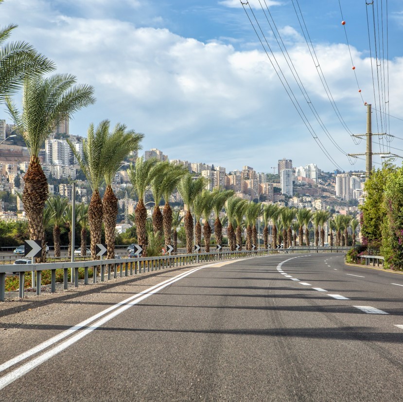Mobileye expects to launch autonomous taxi trial next year