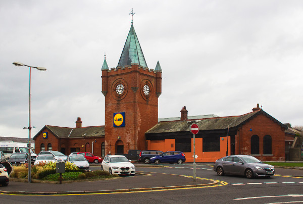 Lidl announces £25m EV charger roll-out to store car parks