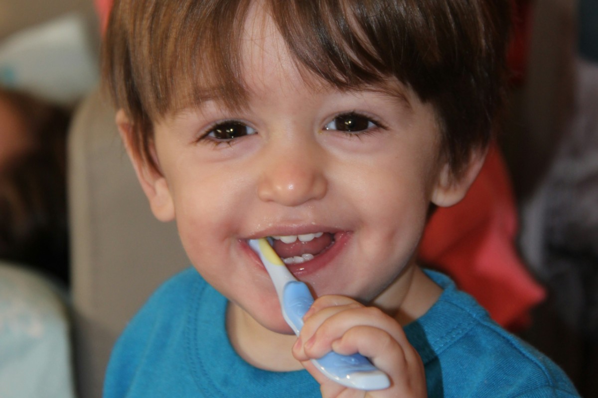 Supervised toothbrushing for children to prevent tooth decay