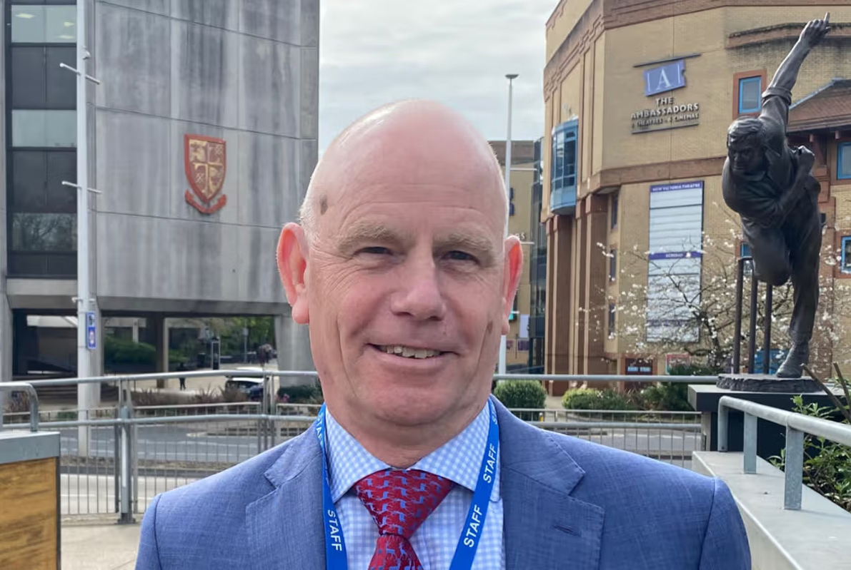 Disentangling Woking's knots