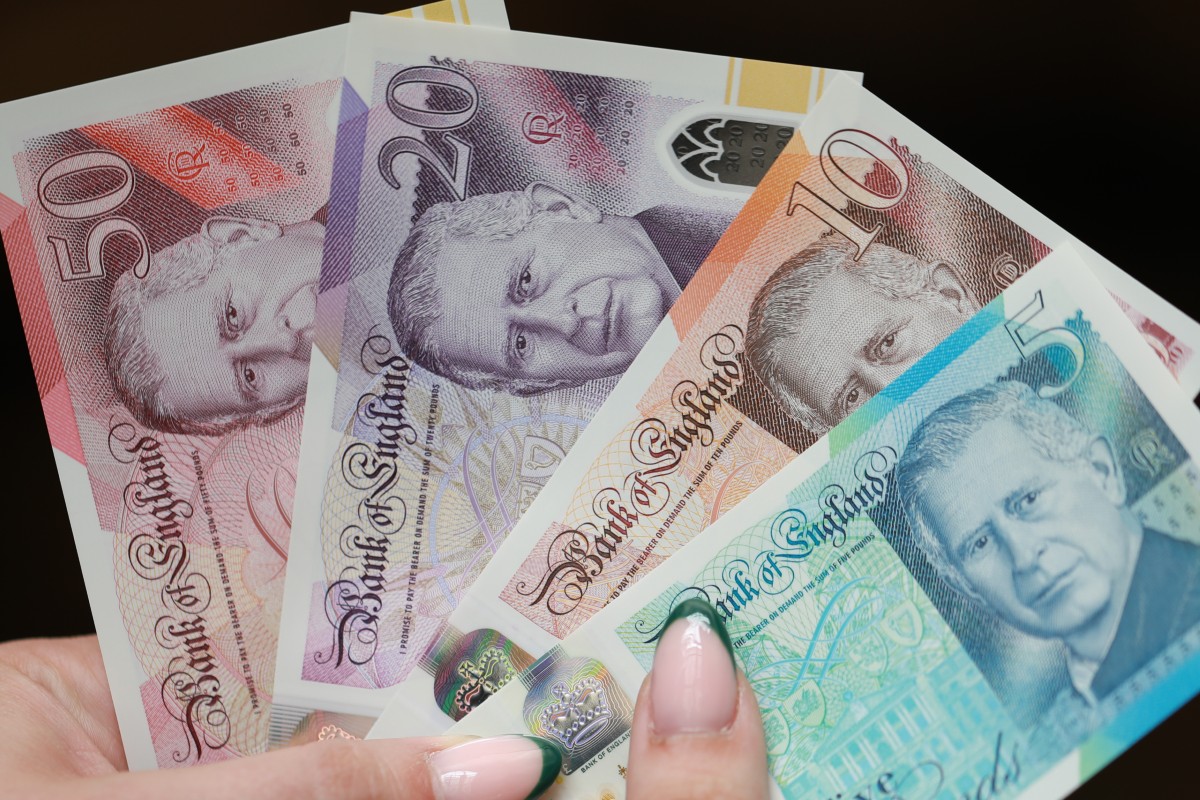 Government unveils pay rise for 1.4m NHS workers