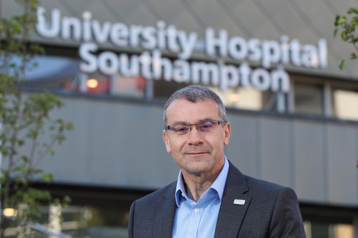 University Hospital Southampton chief executive to step down