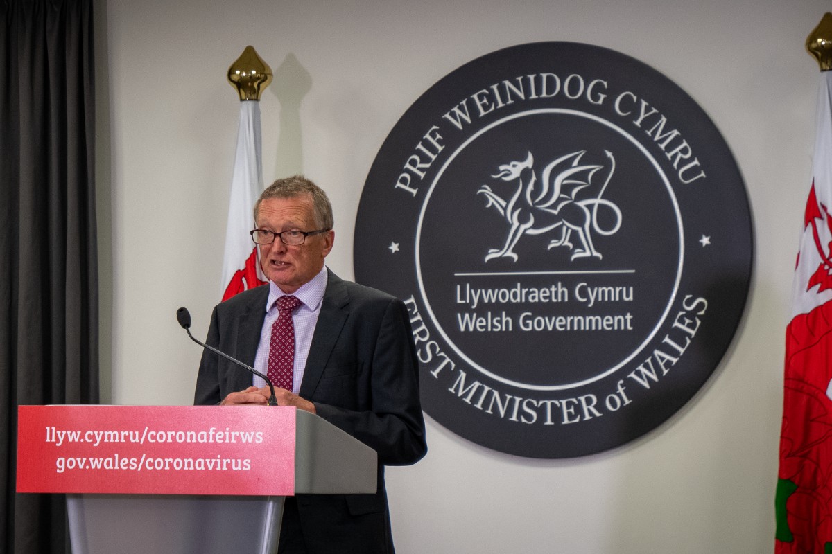 Wales' chief medical officer steps down