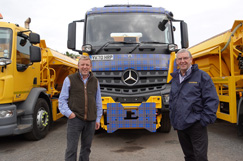 Econ unveils top signing as season starts