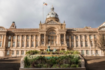 Birmingham settles equal pay claim 