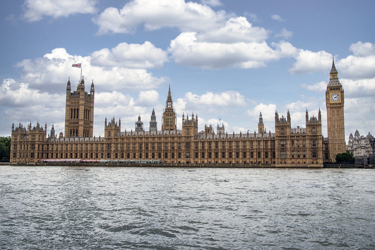 Labour rebellion threatens benefits reform