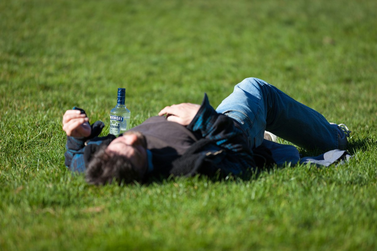 Health experts urge Government action on problem drinking
